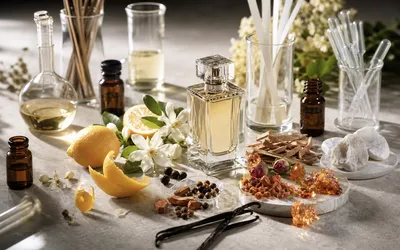 Aromatic ingredients forming classic Fougère and Chypre accords